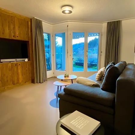 House & Living Junbi Apartment Laax