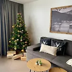 דירה House & Living Junbi לאקס